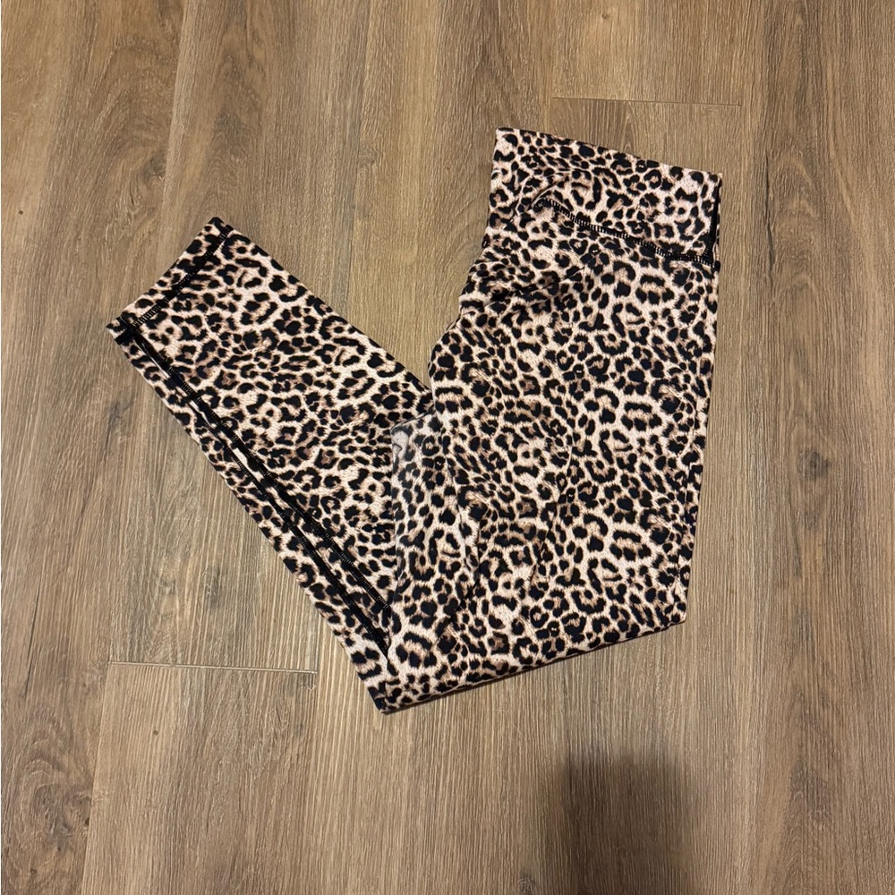 Zyia Leopard Scrunchy What leggings